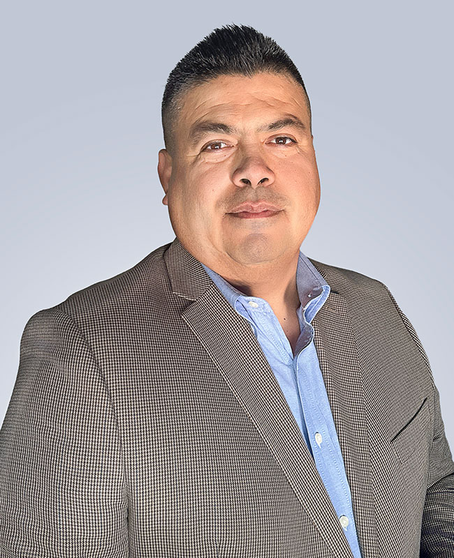 Oliver Solis headshot - Harbor Litigation